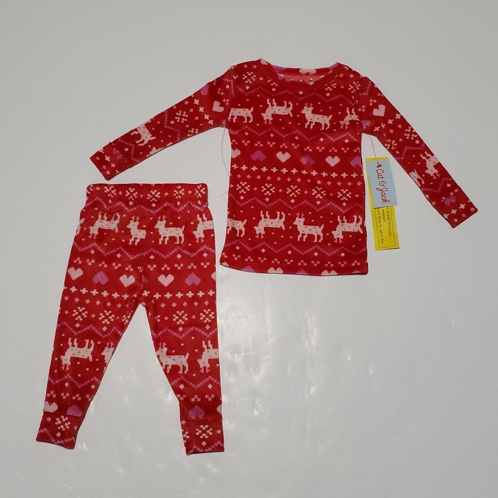 Girl's 2 Piece Reindeer Pajama Set.